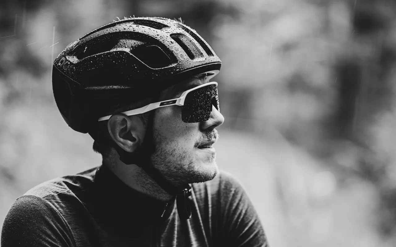 Helm sw, Bike, Sportfotografie von Thomas Leuthard